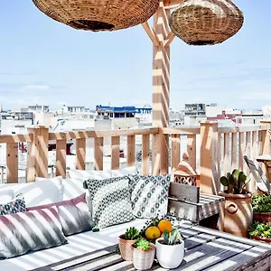 *** Riad Lyon-mogador Marruecos